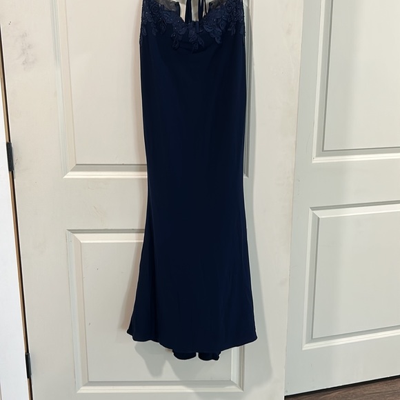 Formal / Prom Dress:  2 piece Dress. Size 00 - Picture 3 of 5